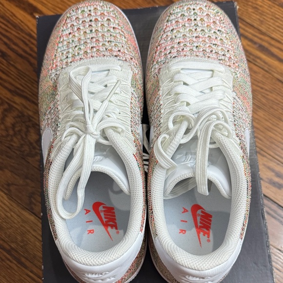 Nike Air Force 1 Ultra Flyknit Low Shoes - Picture 6 of 8